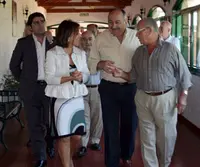 La conselleira de Traballo, durante la visita al Hogar Gallego para Ancianos de Domselaar.