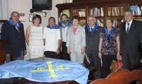  María José Ramos, Begoña Serrano y Manuel Fernández de la Cera, con directivos asturianos durante la celebración.