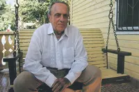  Manuel Fraga visitó en 1998 la casa de Manatí (Cuba) donde residió con sus padres siendo niño.