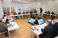 O titular do Goberno galego, acompañado do secretario xeral para a Emigración, Antonio Rodríguez Miranda, presidirá a reunión ordinaria da Comisión Delegada do Consello de Comunidades Galegas. Na Biblioteca da Cidade da Cultura de Galicia (Monte Gaiás, s/n). 
foto xoán crespo
15/11/13