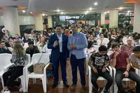 Con jovenes y conexion con Fevega y Rueda