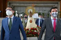 ef85bf6c-a032-4d96-9fdb-9a3891e7825d