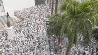 MULTITUD DE CANARIOS CELEBRANDO LA FIESTA DE LOS INDIANOS