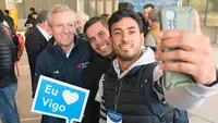 O presidente da Xunta, Alfonso Rueda, dálle a benvida aos beneficiarios e beneficiaros do programa Bolsas de Excelencia Mocidade Exterior (BEME). CEIP Plurilingüe do Camiño Inglés de Sigüeiro, 21/10/23.