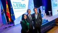 O titular do Executivo galego, Alfonso Rueda, acompañado do secretario xeral da Emigración, Antonio Rodríguez Miranda, clausura Encontro Retorno Emprendedor. Rede programa MERLO.