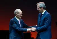 OURENSE   12,00 h.-            O presidente da Xunta, Alfonso Rueda, acompañado do conselleiro de Emprego, Comercio e Emigración, José González, asistirá ao acto de entrega do premio Ourensanía 2024 a Olegario Vázquez Raña. No Teatro Principal (rúa da Paz, 9)