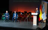OURENSE   12,00 h.-            O presidente da Xunta, Alfonso Rueda, acompañado do conselleiro de Emprego, Comercio e Emigración, José González, asistirá ao acto de entrega do premio Ourensanía 2024 a Olegario Vázquez Raña. No Teatro Principal (rúa da Paz, 9)