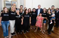 O presidente da Xunta, Alfonso Rueda, acompañado polo conselleiro de Emprego, Comercio e Emigración, José González, entrega a distinción A Barca de Sálvora a mulleres destacadas da colectividade galega, con motivo do Día internacional da Muller. Centro Galego de Avellaneda (Buenos Aires), 08/03/25.