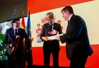 O presidente da Xunta de Galicia, Alfonso Rueda, acompañado polo conselleiro de Emprego, Comercio e Emigración, José González, participa na celebración da Festa Nacional de España á que acudiron a vicepresidenta de Arxentina, Victoria Villarruel, e a ministra de Seguridad, Patricia Burrllich.  Embaixada de España en Bos Aires (Bos Aires), 10/10/25.