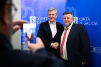 O presidente da Xunta, Alfonso Rueda, acompa&ntilde;ado polo conselleiro de Emprego, Comercio e Emigraci&oacute;n, Jos&eacute; Gonz&aacute;lez, sauda a representantes de entidades galegas na Su&iacute;za e participa no encontro coa colectividade de Z&uacute;rich-Galicia Calidade, organizado coa colaboraci&oacute;n da Asociaci&oacute;n As Xeitosi&ntilde;as. Pavill&oacute;n Deportivo Cooperativo Unterrohr Schlieren (Schlieren)-Z&uuml;rich, 14/03/26.