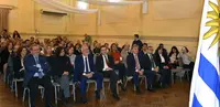 Uru.Torres en Club Español-publico bandera