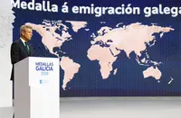 O presidente da Xunta de Galicia, Alfonso Rueda, acompa&ntilde;ado dos membros do Executivo auton&oacute;mico, preside a cerimonia de Entrega das Medallas de Galicia 2026 &aacute;s galardoadas Claudia Alicia &Aacute;lvarez Arg&uuml;elles, Beatriz Gil Fern&aacute;ndez, Carla Mar&iacute;a Angola Rodr&iacute;guez e Camila Fern&aacute;ndez. Cidade da Cultura (Santiago de Compostela), 24/07/26.