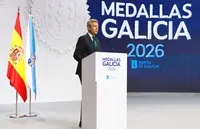 O presidente da Xunta de Galicia, Alfonso Rueda, acompa&ntilde;ado dos membros do Executivo auton&oacute;mico, preside a cerimonia de Entrega das Medallas de Galicia 2026 &aacute;s galardoadas Claudia Alicia &Aacute;lvarez Arg&uuml;elles, Beatriz Gil Fern&aacute;ndez, Carla Mar&iacute;a Angola Rodr&iacute;guez e Camila Fern&aacute;ndez. Cidade da Cultura (Santiago de Compostela), 24/07/26.