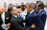 O presidente da Xunta de Galicia, Alfonso Rueda, acompa&ntilde;ado dos membros do Executivo auton&oacute;mico, preside a cerimonia de Entrega das Medallas de Galicia 2026 &aacute;s galardoadas Claudia Alicia &Aacute;lvarez Arg&uuml;elles, Beatriz Gil Fern&aacute;ndez, Carla Mar&iacute;a Angola Rodr&iacute;guez e Camila Fern&aacute;ndez. Cidade da Cultura (Santiago de Compostela), 24/07/26.