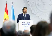 O presidente da Xunta de Galicia, Alfonso Rueda, acompa&ntilde;ado dos membros do Executivo auton&oacute;mico, preside a cerimonia de Entrega das Medallas de Galicia 2026 &aacute;s galardoadas Claudia Alicia &Aacute;lvarez Arg&uuml;elles, Beatriz Gil Fern&aacute;ndez, Carla Mar&iacute;a Angola Rodr&iacute;guez e Camila Fern&aacute;ndez. Cidade da Cultura (Santiago de Compostela), 24/07/26.