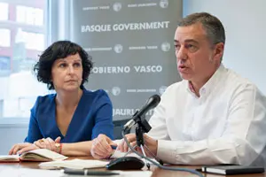 2013_10_14_lhk_prensa_delegacion_2285