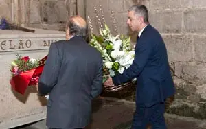 O secretario xeral de Política Lingüística, Valentín García, asistirá ao acto de homenaxe floral a Castelao no 64 aniversario do seu pasamento. Será no Panteón de Galegos Ilustres, no Museo do Pobo Galego (rúa de San Domingos de Bonaval, s/n). 
foto xoán crespo
07/01/14