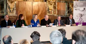 La consejera de Cultura y Turismo, Alicia García, presenta la próxima edición de la exposición de Las Edades del Hombre 'Eucharistia' junto a Baudilio Fernandez, Delegado Territorial de la JCyL en Burgos, Gonzalo Jiménez Sánchez, Secretario General de la FIndación Edades del Hombre, Francisco Gil Hellín, Arzobispo de Burgos, Raquel Gonzaloez Benito, alcaldesa de Aranda de Duero y Juan Alvarez Quevedo, comisario de "Eucharistia".