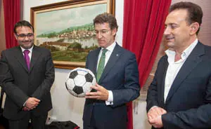 NOIA (A Coruña)

19,30 h.-     O presidente da Xunta, Alberto Núñez Feijóo, clausurará o acto de presentación da colección de produtos oficiais deseñados por Platacero para a FIFA World Cup Brasil 2014. 
foto xoán crespo
09/01/14