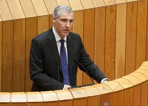 O conselleiro de Economía e Industria, Francisco Conde, comparece no Pleno do Parlamento. 
foto xoán crespo
08/04/14