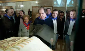 El presidente de la Junta de Castilla y León, Juan Vicente Herrera, visita la exposición "Tierra de Comunidades" que con motivo de la fiesta de la Comunidad de Castilla y León se puede ver en la Casa de Cultura de Villalar de los Comuneros