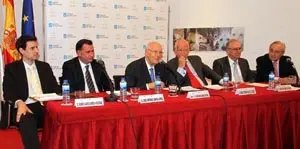 En la mesa García Varela Iglesias, García López, Romay Beccaría, Ignacio Sierra, Lema Devesa y Ónega López