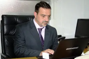 Hugo Alonso Adminitrador Hospital Español
