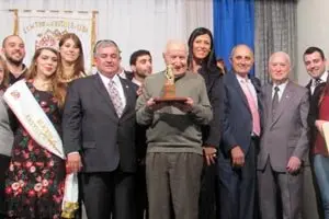 Mar Plata.Centro Castilla.H.Segovia y estatuilla