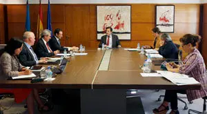  Oviedo. 1-9-2014. El presidente del Principado, Javier Fernández, preside la reunión del Consejo de Gobierno. 
Foto: Armando Álvarez.