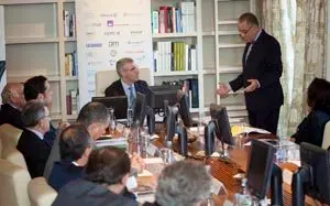 O conselleiro de Economía e Industria, Francisco Conde, clausurará a reunión do Círculo de Confianza da Fundación Inade. Na biblioteca do centro cultural de Afundación (rúa do Vilar, 19). 
foto xoán crespo
29/10/14