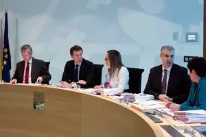 O mandatario galego, Alberto Núñez Feijóo, presidirá a reunión do Consello da Xunta. Na sala de Consello. 
foto xoán crespo
26/12/14