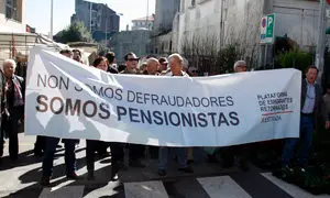 Manifestacion de emigrantes retornados en La Estrada.