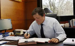 Presidente firma decreto