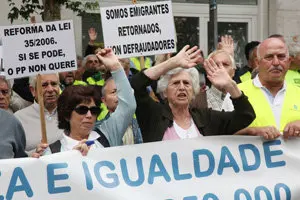 Manifestacion emigrantes retornados.