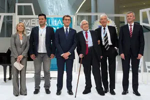 SANTIAGO
13,00 h.-    O titular do Goberno galego, Alberto Núñez Feijóo, acompañado dos membros do Executivo autonómico, presidirá o acto de imposición das Medallas de Galicia 2015. No Museo da Cidade da Cultura. Intervención aberta aos medios. Tras a cerimonia, haberá unha fotografía de grupo. 
foto xoán crespo
24/07/15