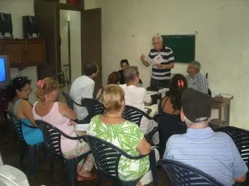 Lendo o poema Os soños de Manuel