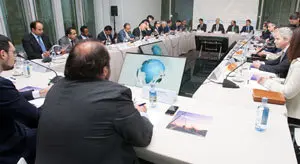 O conselleiro de Economía e Industria, Francisco Conde, manten un encontro con representantes da Liga Árabe, xunto con clústeres galegos.