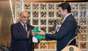FOTO CENTENARIO A PRENSA 2