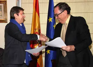 Saludo entre la conselleira y el presidente del Colegio de Ingenieros Navales