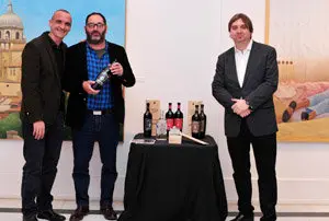 Pedro Martínez, Xerardo Pazos y Rafael Martínez, con los productos-R - copia