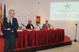 Fernández Suárez en un momento de su disertación