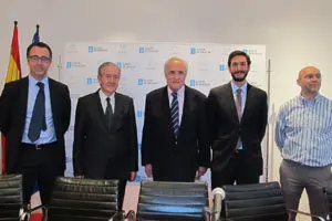 Iván Casanova, José Manuel López-Valcárcel, el delegado de la Xunta, José Ramón Ónega, Guillermo Rodríguez-Puime y Alberto Jiménez 
