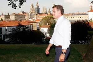 Nuñez Feijoo en campaña en Santiago.