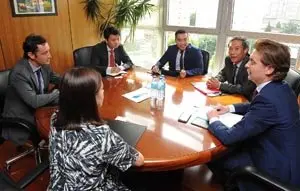 A Coruña
O director xeral de Relacións Exteriores e coa UE, Jesús Gamallo, e o do IGAPE, Javier Aguilera, manterán unha xuntanza co embaixador do Vietnam en España, H.E Nguyen Ngoc Binh
12/09/2016
Foto Moncho Fuentes / AGN A Coruña