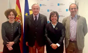 1. De izquierda a derecha, Inés Fuster Sanjurjo, coordinadora de programas sociales; el delegado de la Xunta en Madrid, José Ramón Ónega; María María Isabel Pérez y Carlos Cortés 
