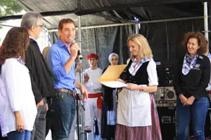 Bs As Celebra 140 aniversario Centro Vasco[1]