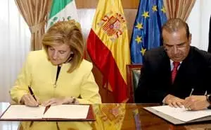 Bañez firma México1