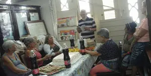 El bardo leyendo uno de los poemas de su libro Poeta y Loitador