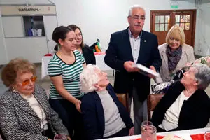 Centro Zamorano BBAA-Seijas entrega un presente a Petra