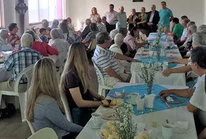 Caballeros de Santiago. Confraternización con los ancianos gallegos 1